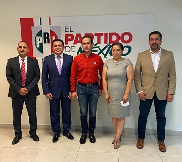 El nombramiento de Noel Chávez fue encabezado por el Secretario de Organización del CEN, Ricardo Aguilar; el presidente del PRI estatal, Alejandro Domínguez; y los diputados Ivonne Salazar y Edgar Piñón.