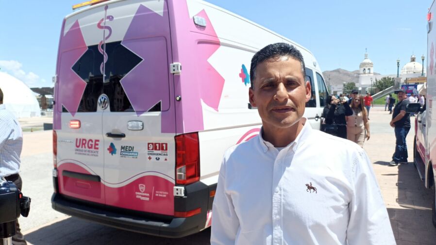 El municipio de Madera también fue beneficiado con una ambulancia.